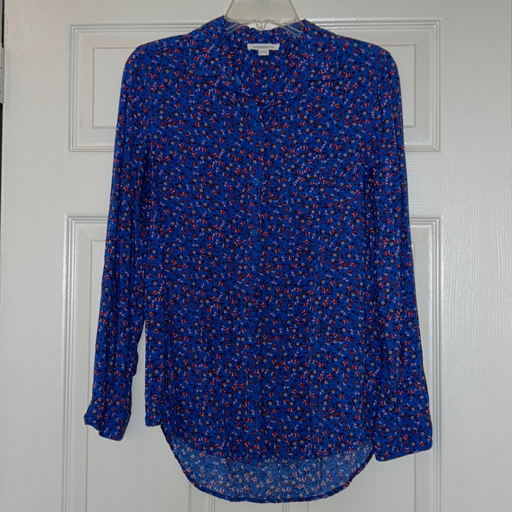 BeachLunchLounge Women’s floral button down top size Medium